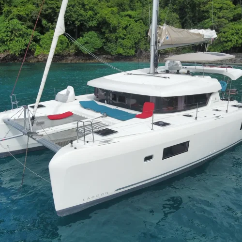 Catamaran Lagoon 42 Tour