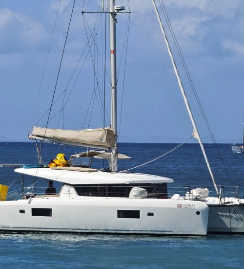 Catamaran Lagoon 42 Tour