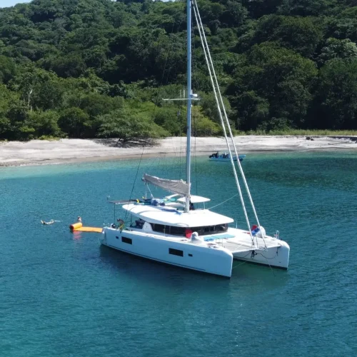 Catamaran Lagoon 42 Tour