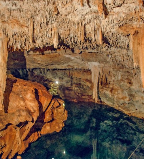 Foto-4-Explora-el-misterioso-cenote-Pueblo-Fantasma