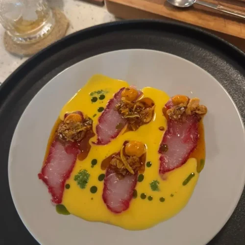 Gravlax-de-corvina-en-salsa-uchuva