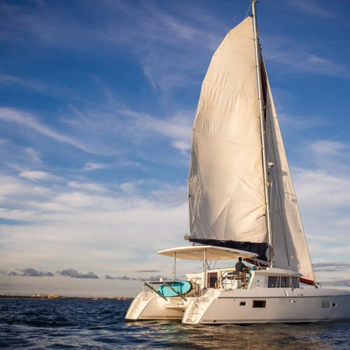 catamaran-lagoon-42-renta-de-yates-privados-riviera-maya-7-1200x800